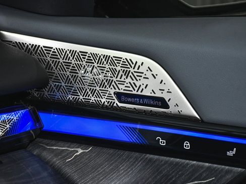 Used 2025 BMW i5 M60 w/ Executive Package image 45