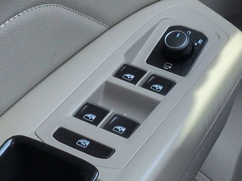 Used 2021 Volkswagen Atlas SEL Premium image 24