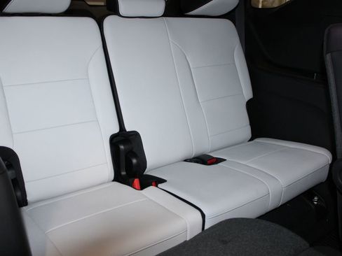 New 2026 Chevrolet Traverse High Country w/ LPO, Floor Liner Package image 24
