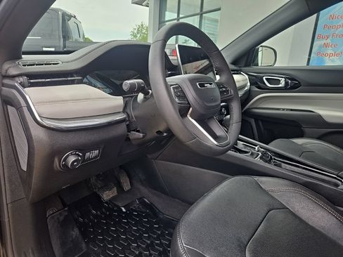 Used 2023 Jeep Compass Limited w/ Sun and Sound Group AWD/4WD image 38