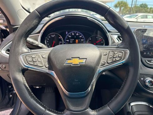 Used 2021 Chevrolet Malibu Premier FWD image 23