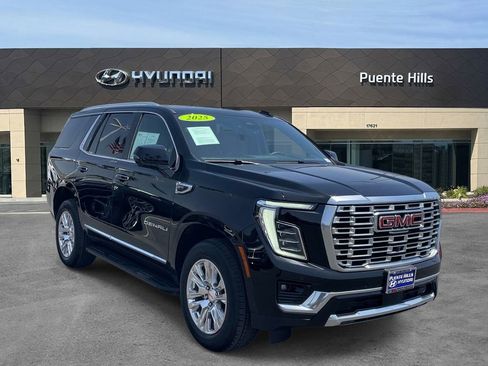 Used 2025 GMC Yukon Denali AWD/4WD image 3