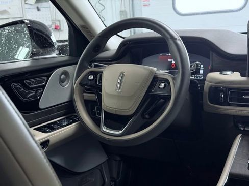 Used 2024 Lincoln Aviator Reserve w/ Equipment Group 201A AWD/4WD image 30