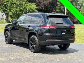 Used 2022 Jeep Grand Cherokee Altitude AWD/4WD video 2