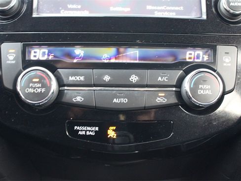 Used 2018 Nissan Rogue Sport SL w/ SL Premium Package image 31