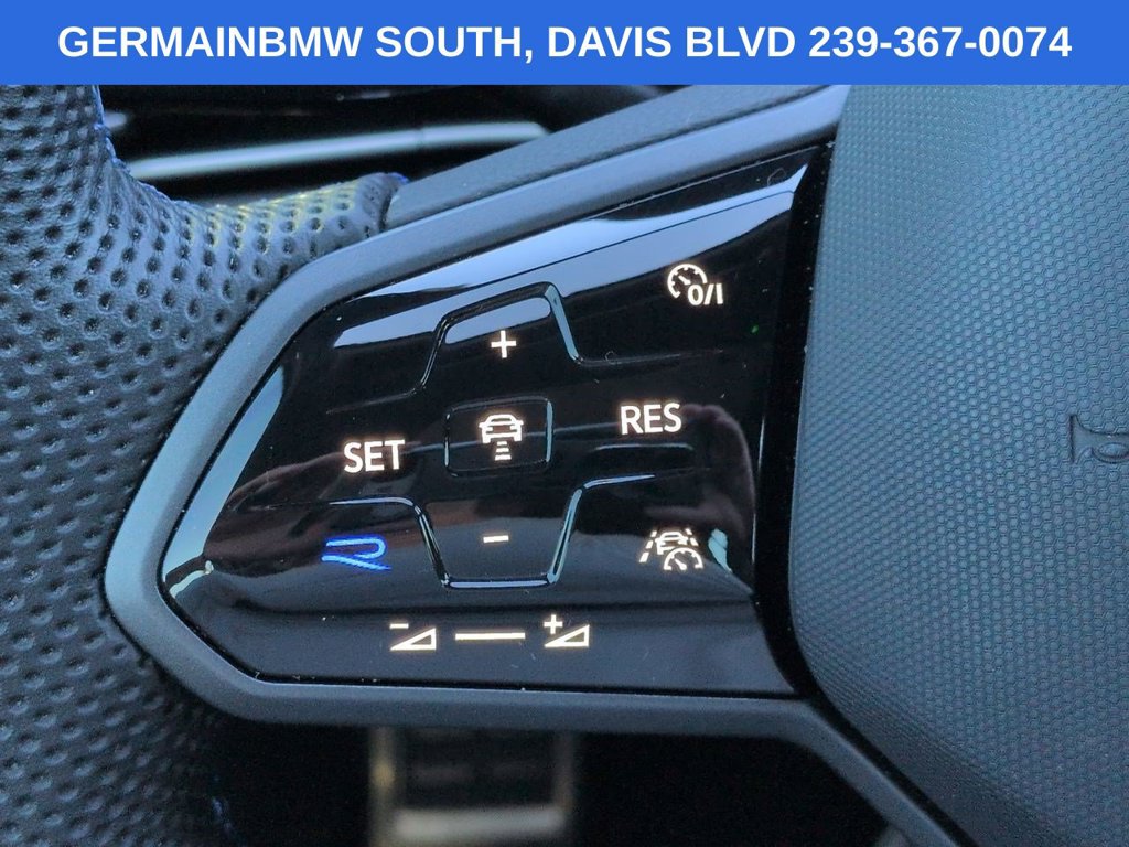Used 2024 Volkswagen Golf R AWD/4WD image 27