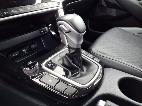 Used 2023 Kia Seltos EX image 19