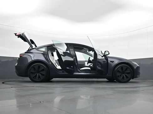 Used 2025 Tesla Model 3 Long Range image 36