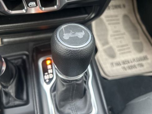 Used 2022 Jeep Wrangler Unlimited Sport AWD/4WD image 23