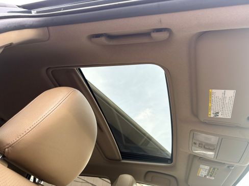 Used 2009 Toyota RAV4 Limited AWD/4WD image 33
