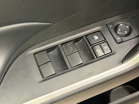 Used 2025 Toyota RAV4 LE AWD/4WD image 15