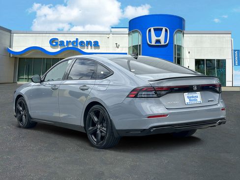 Used 2025 Honda Accord Sport image 4