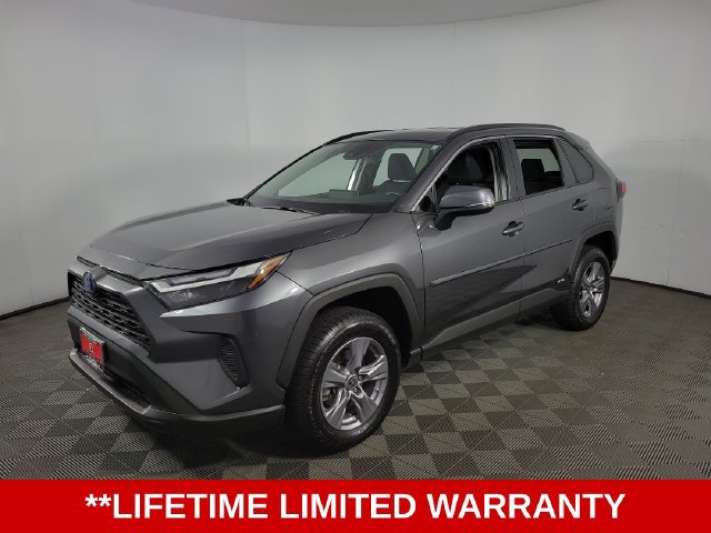 Used 2024 Toyota RAV4 LE AWD/4WD image 3