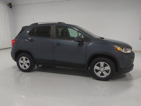 Used 2022 Chevrolet Trax LT w/ Driver Confidence Package AWD/4WD image 11