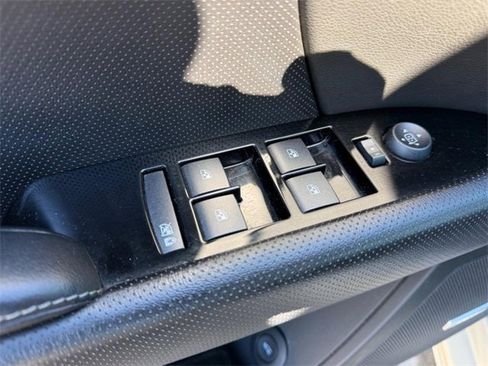 Used 2013 Cadillac XTS Luxury image 16