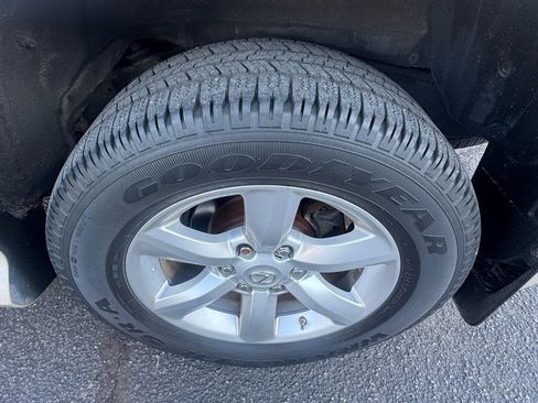 Used 2010 Lexus GX 460 image 28