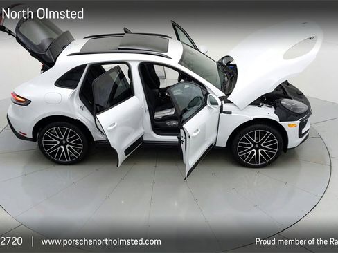 Used 2022 Porsche Macan image 25