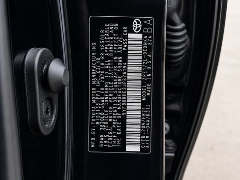 Used 2018 Toyota Corolla LE FWD image 11
