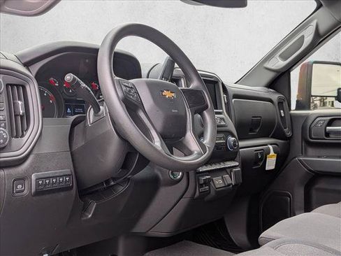 Used 2025 Chevrolet Silverado 2500 Custom w/ Custom Value Package AWD/4WD image 9