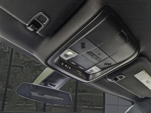 New 2025 Cadillac XT5 Luxury image 31