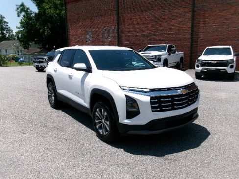 Used 2026 Chevrolet Equinox LT w/ Convenience Package II FWD image 1