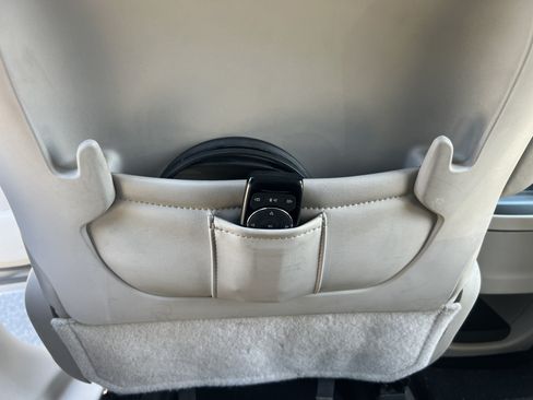 Used 2017 Chrysler Pacifica Platinum FWD image 23