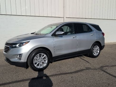 Used 2020 Chevrolet Equinox LT FWD image 2