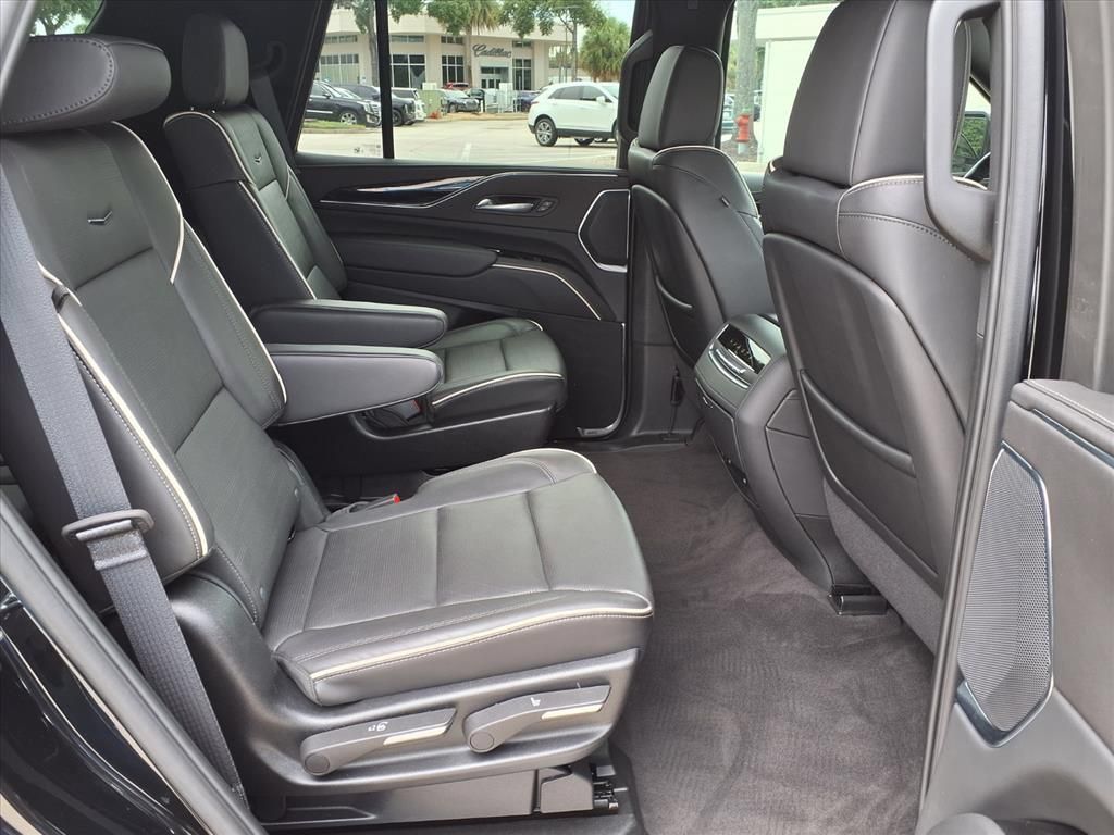 Used 2024 Cadillac Escalade Sport AWD/4WD image 13