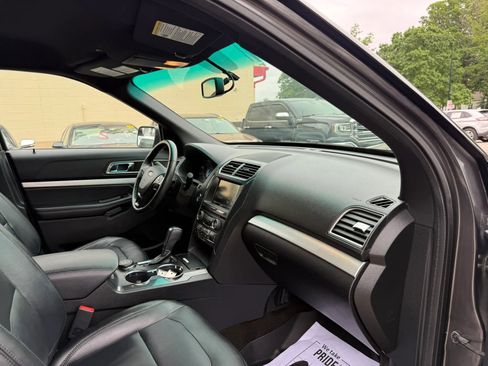 Used 2016 Ford Explorer XLT w/ Equipment Group 202A AWD/4WD image 21
