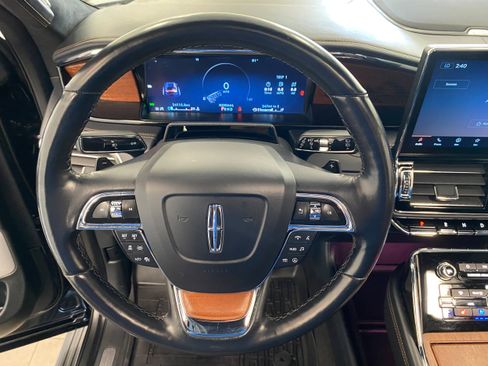 Certified 2024 Lincoln Navigator Black Label image 19