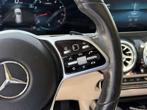 Used 2021 Mercedes-Benz GLA 250 image 24