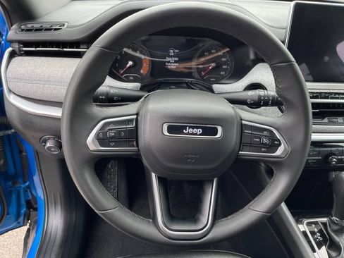 Used 2024 Jeep Compass Latitude AWD/4WD image 19