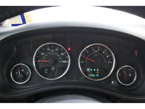 Used 2012 Jeep Wrangler Unlimited Rubicon w/ Dual Top Group image 8