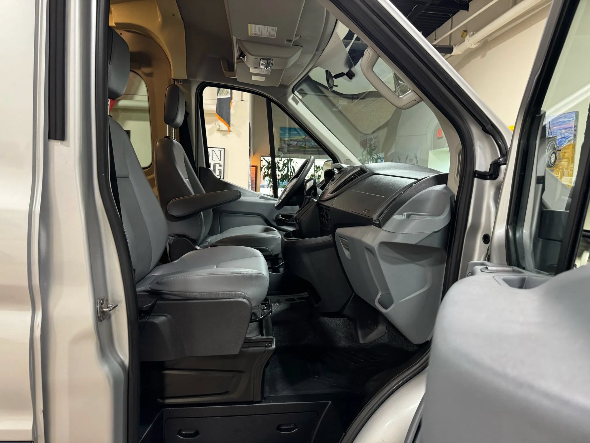 Used 2015 Ford Transit 350 148 Medium Roof RWD image 31