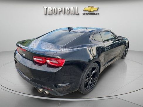 Used 2023 Chevrolet Camaro LT RWD image 5