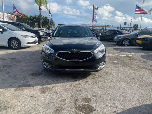 Used 2014 Kia Cadenza Premium w/ Luxury Package image 2