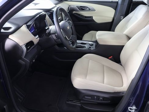 Used 2023 Chevrolet Traverse LT w/ LPO, Cargo Package image 18
