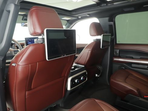 Used 2024 Ford Expedition Limited RWD image 18