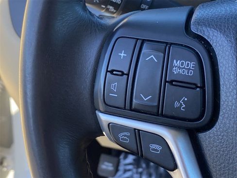 Used 2014 Toyota Highlander Plus image 32