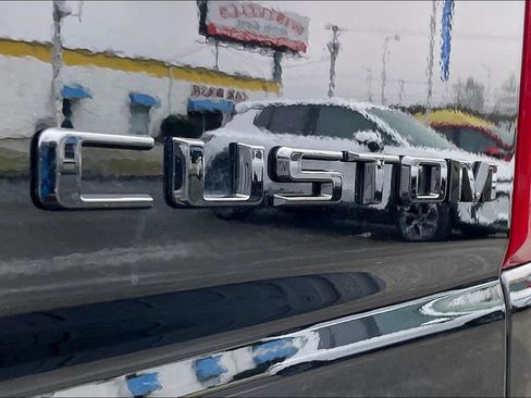 Used 2025 Chevrolet Silverado 2500 Custom w/ Custom Value Package image 8