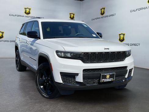 Used 2023 Jeep Grand Cherokee L Laredo RWD image 3