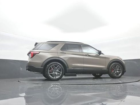 New 2026 Ford Explorer ST w/ Sun And Sound Package image 34