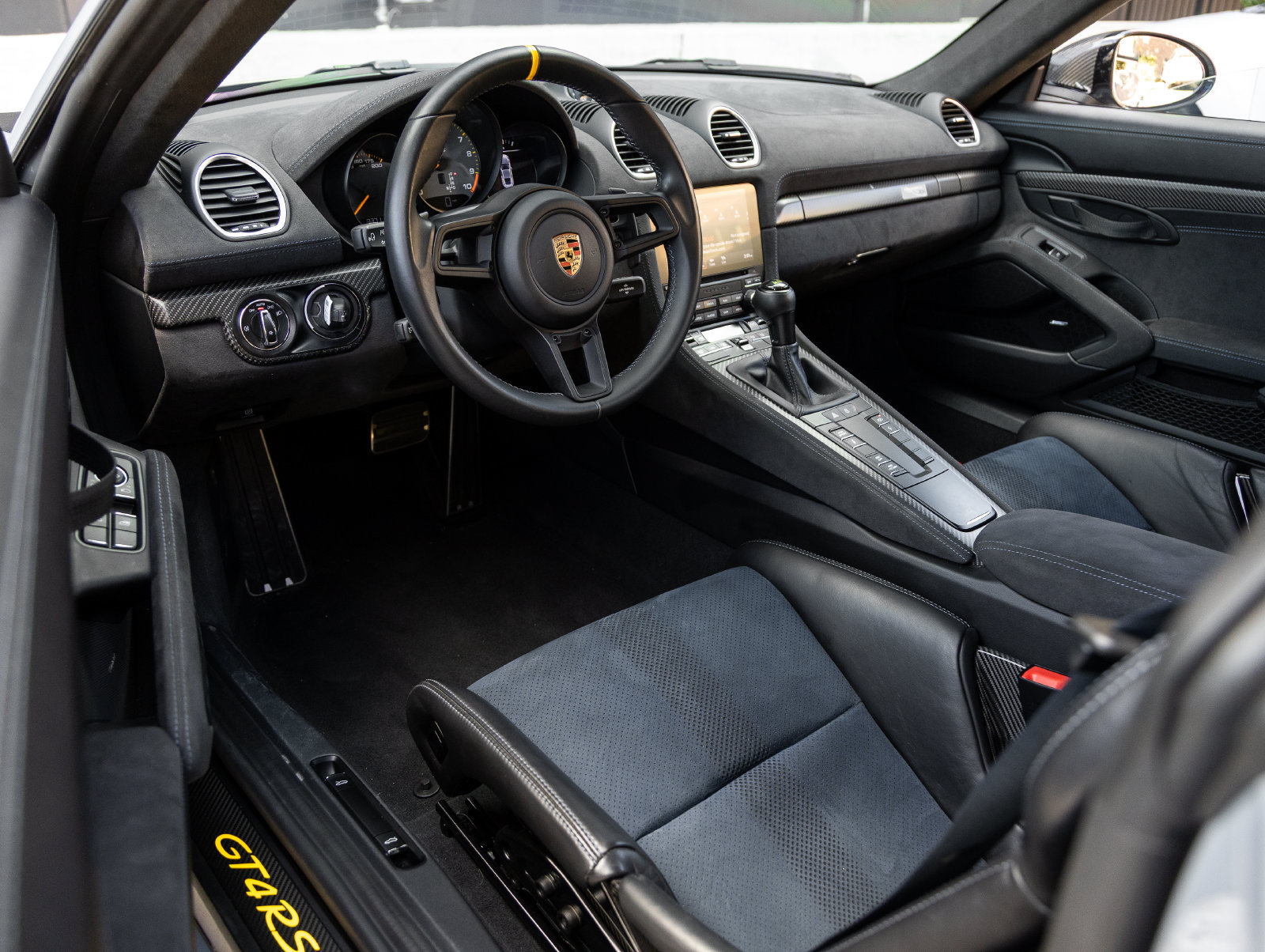 Used 2023 Porsche 718 Cayman GT4 RS w/ Weissach Package RWD image 4