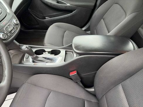 Used 2018 Chevrolet Malibu LS image 21