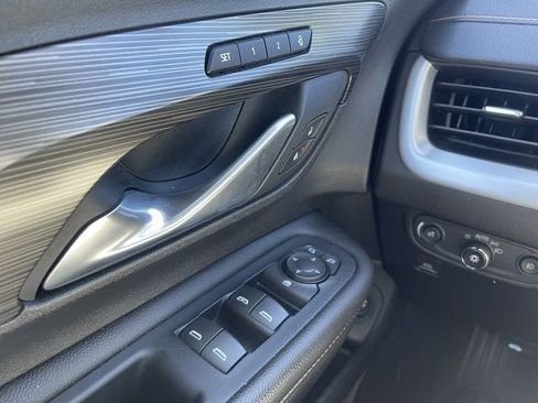 Used 2019 GMC Terrain SLT w/ Preferred Package AWD/4WD image 10