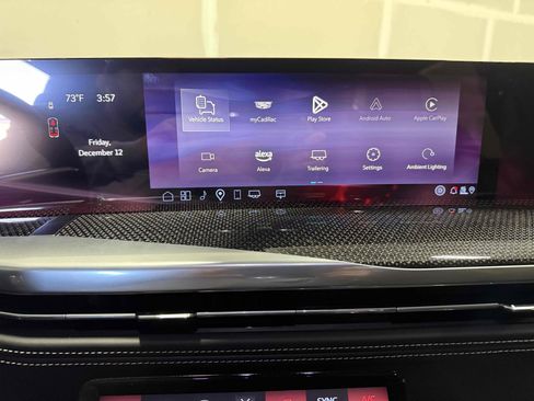 Used 2025 Cadillac Escalade V w/ LPO, ONYX Package image 47