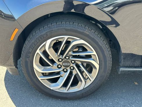 Used 2025 Lincoln Navigator Reserve AWD/4WD image 10