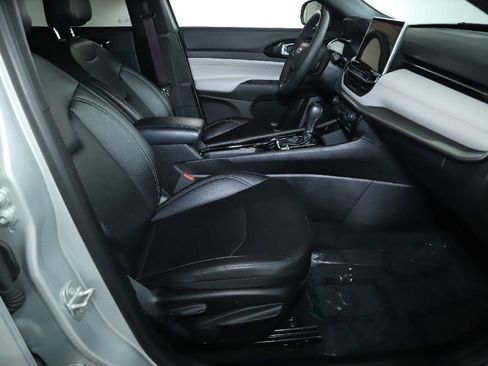 Used 2025 Jeep Compass Limited AWD/4WD image 34