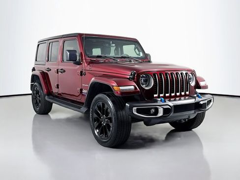 Used 2022 Jeep Wrangler Unlimited Sahara w/ Cold Weather Group AWD/4WD image 3