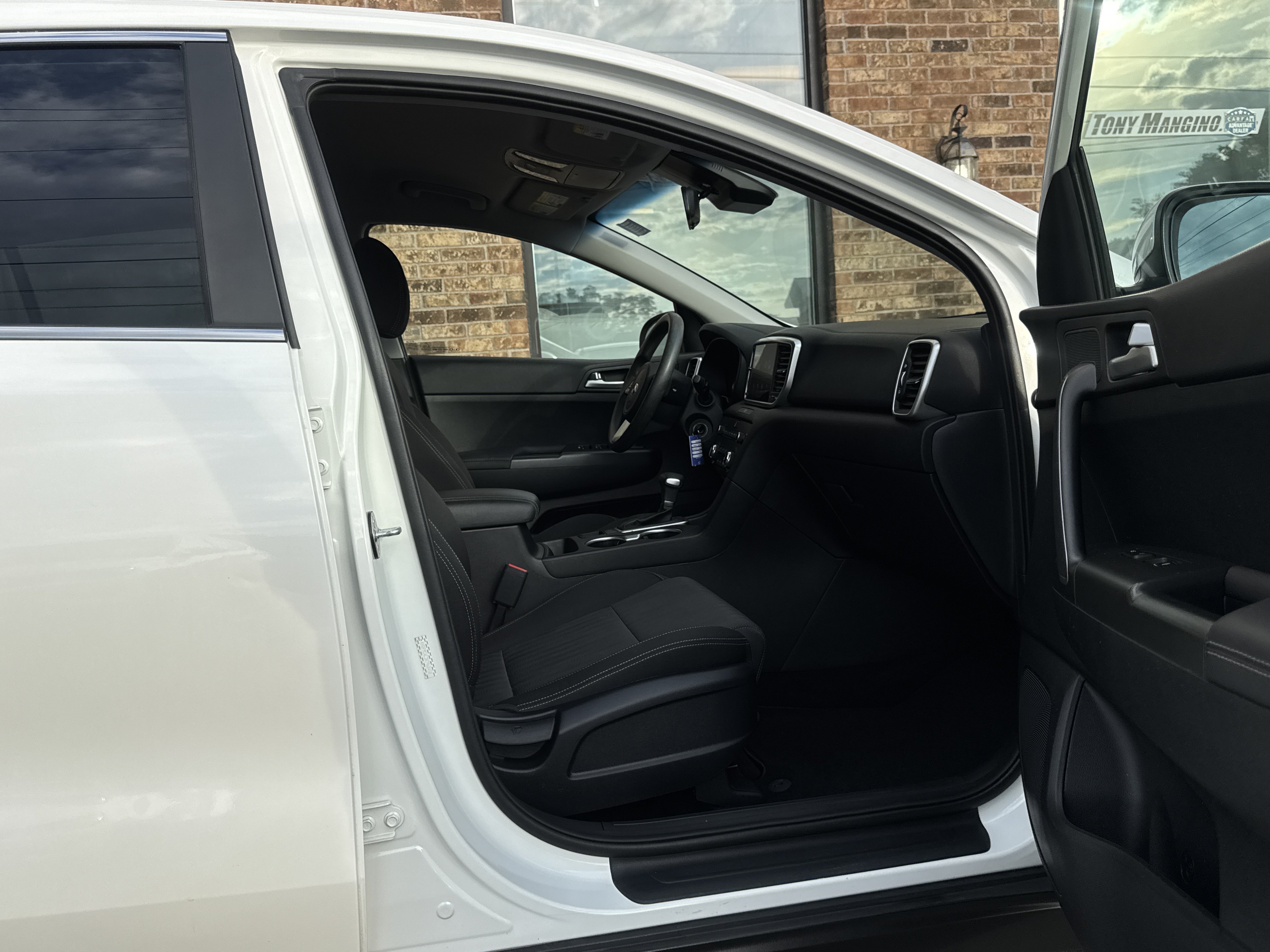 Used 2022 Kia Sportage LX AWD/4WD image 13